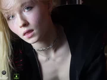 webcam girl bestblondiiecb image #6312474