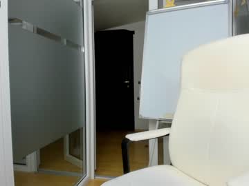webcam girl ingridblondy94 image #3201016