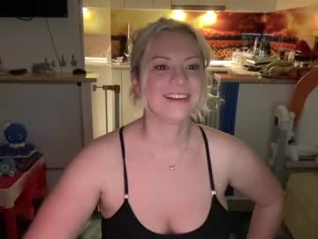 webcam girl kiradivine image #3540381