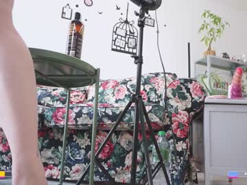 webcam girl boobsgwendy image #4080373