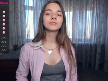 webcam girl shy_media image #4582579
