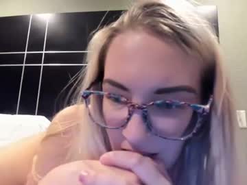 webcam girl mariah95 image #449978