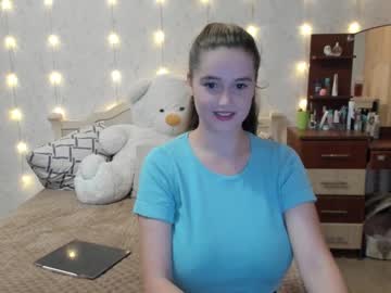 webcam girl emmika_ image #2404785