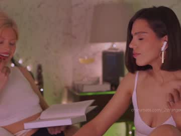webcam girl _2strangers image #2301410