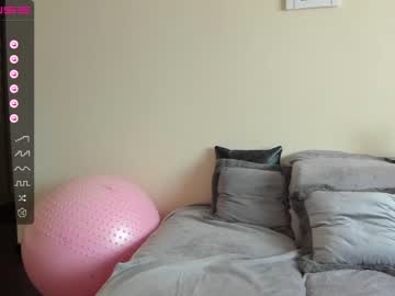 webcam girl emilymilf__ image #4288355