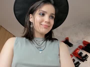 webcam girl emiliacourtney image #5583033