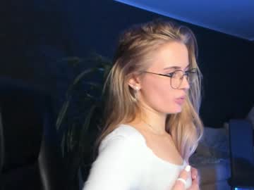 webcam girl linellali image #2866147