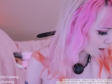 webcam girl runesy image #2352943