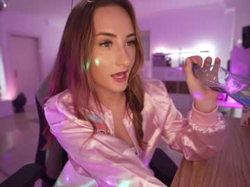 webcam girl hannahjames710 image #930769