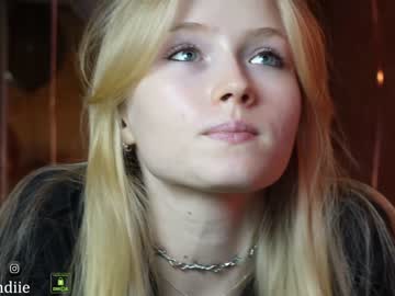 webcam girl bestblondiiecb image #6291656