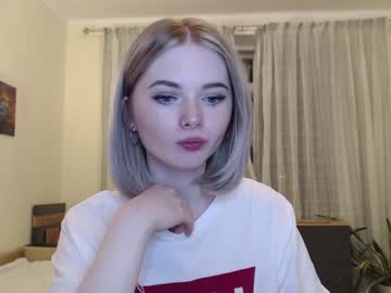 webcam girl yvaine777 image #1280411