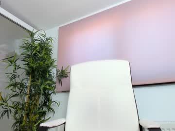 webcam girl ingridblondy94 image #3623693