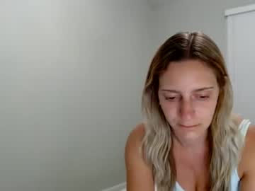 webcam girl petiteblonde99 image #4330125