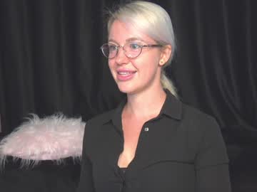 webcam girl xtina__ image #2776401