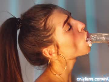 webcam girl angels_kiss image #1495770