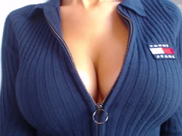 webcam girl eat_mee_out image #2693368