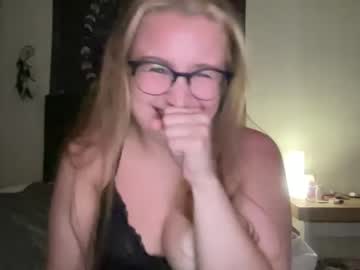 webcam girl sarahmartin420 image #4708881