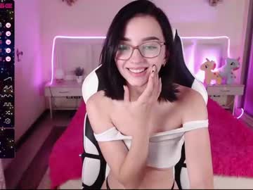 webcam girl queen_kitty1818 image #2921945