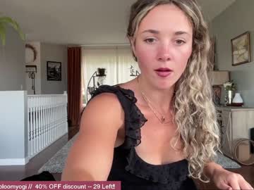 webcam girl bloomyogi image #2372325
