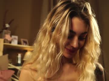 webcam girl cuteelsa_ image #5384360
