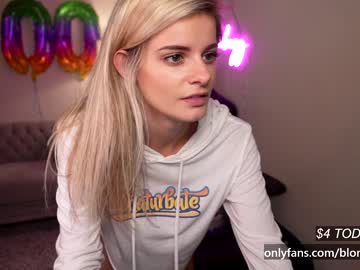 webcam girl blondiekayy image #2336319