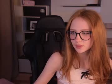 webcam girl plastic_beach image #6624233