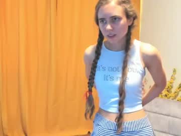 webcam girl rubrain image #4130969
