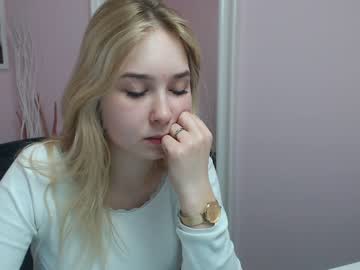 webcam girl lila_page image #1148527
