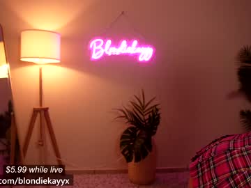 webcam girl blondiekayy image #1482662
