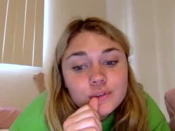 webcam girl cassidyyqueen image #4314999