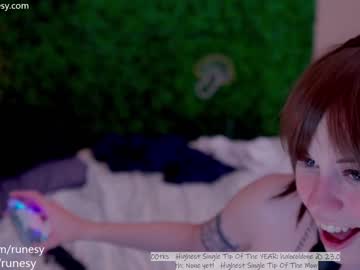 webcam girl runesy image #4100725