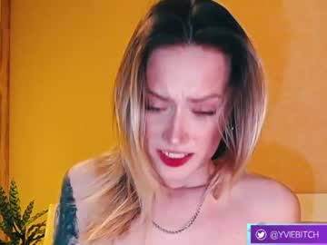 webcam girl _yvie_ image #3331663