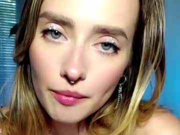 webcam girl _yvie_ image #2290471