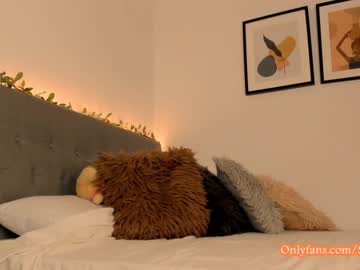 webcam girl hell_lo image #2911541