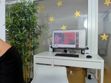 webcam girl ingridblondy94 image #3042387