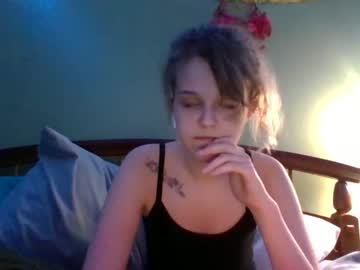 webcam girl linnay18 image #3997304