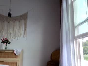webcam girl littlegreekflower image #5070976