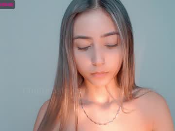 webcam girl gummy_bear7 image #1330000