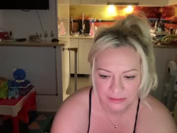 webcam girl kiradivine image #3540588