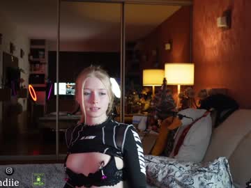 webcam girl bestblondiiecb image #5898043
