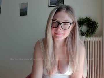 webcam girl bestgirl_ofthe_neighborhood image #279243