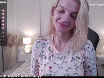 webcam girl smileyouarehere image #4335617