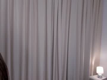 webcam girl peek_in_my_window image #6463682