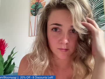 webcam girl bloomyogi image #3870181