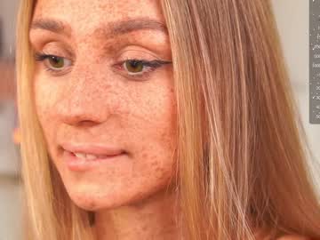 webcam girl artease image #5715919