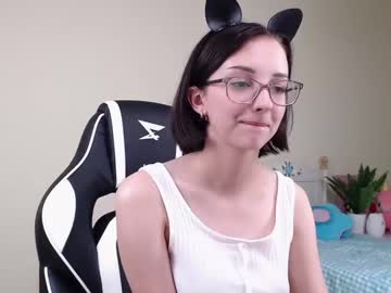 webcam girl queen_kitty1818 image #2025379