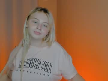 webcam girl shy_blondiee image #3669553