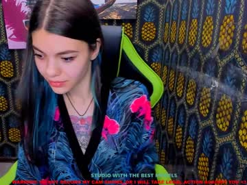 webcam girl maura_shy image #605110