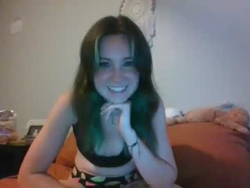 webcam girl kittyclaws26 image #4949700