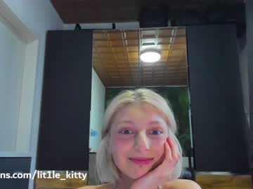 webcam girl lit1le_kitty_ image #3754017
